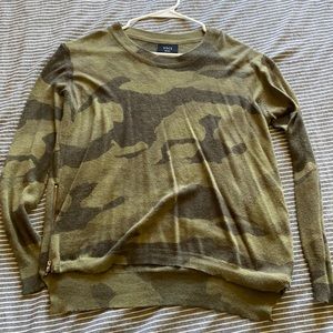 Camo Vici Pull Over Sweater